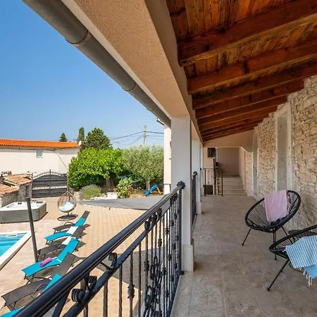 Ria By Guide * Mednjan